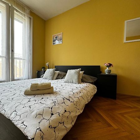 Extralarge Queen Room In The Heart Of Bratislava With Terrace Екстер'єр фото