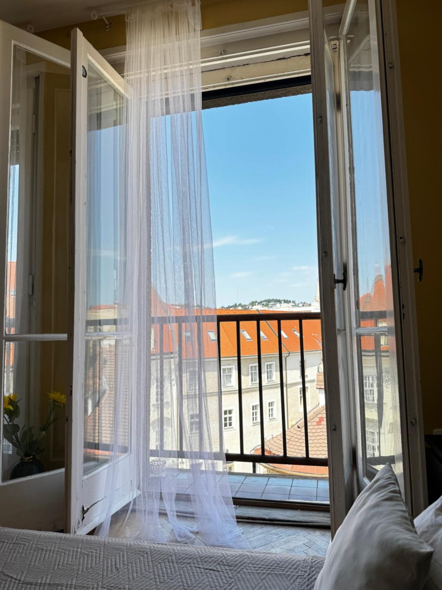 Extralarge Queen Room In The Heart Of Bratislava With Terrace Екстер'єр фото
