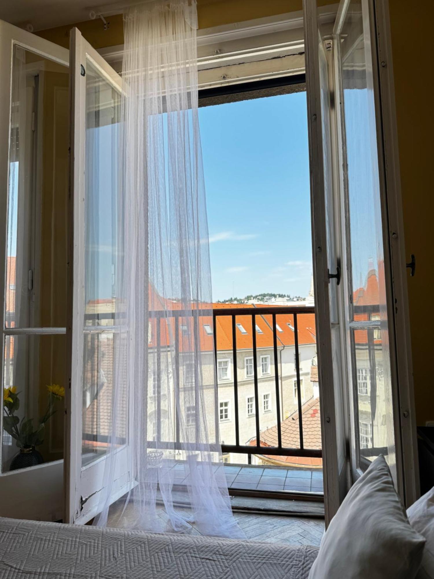 Extralarge Queen Room In The Heart Of Bratislava With Terrace Екстер'єр фото