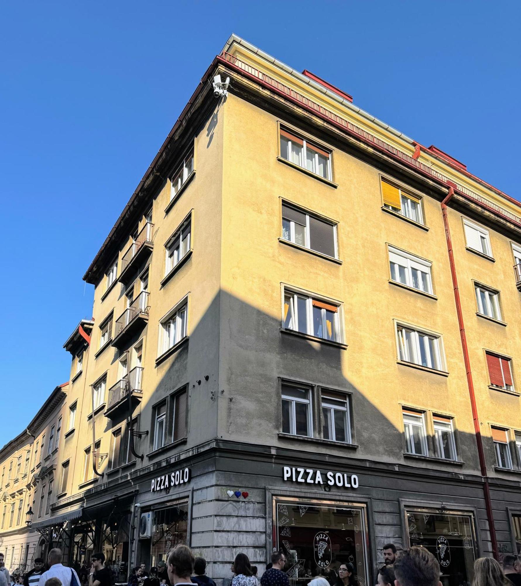 Extralarge Queen Room In The Heart Of Bratislava With Terrace Екстер'єр фото